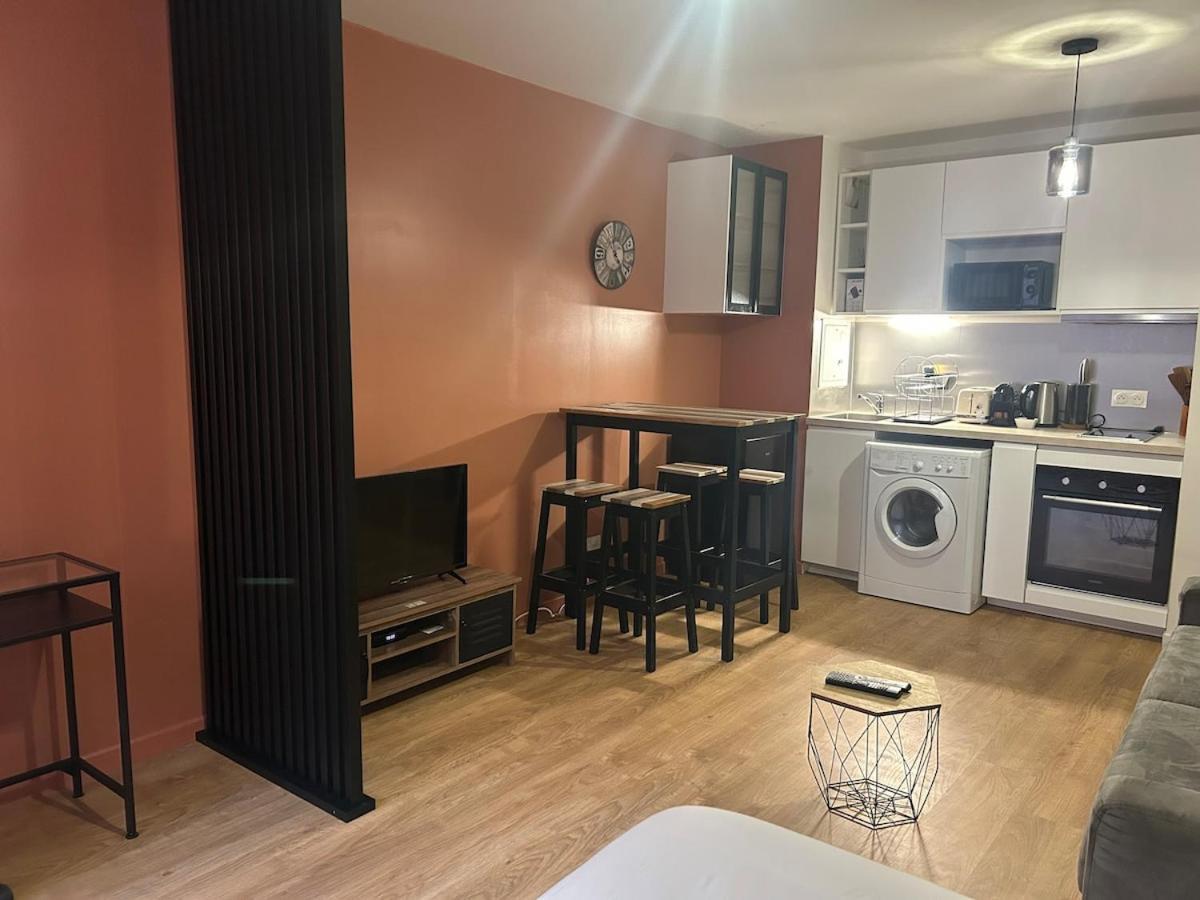 Studio Spacieux 4 Personnes Avec Terrasse Privee & Bureau - Gare A 4Min, Paris En 30Min วิลลิเยร์-ซูร์-มาร์น ภายนอก รูปภาพ