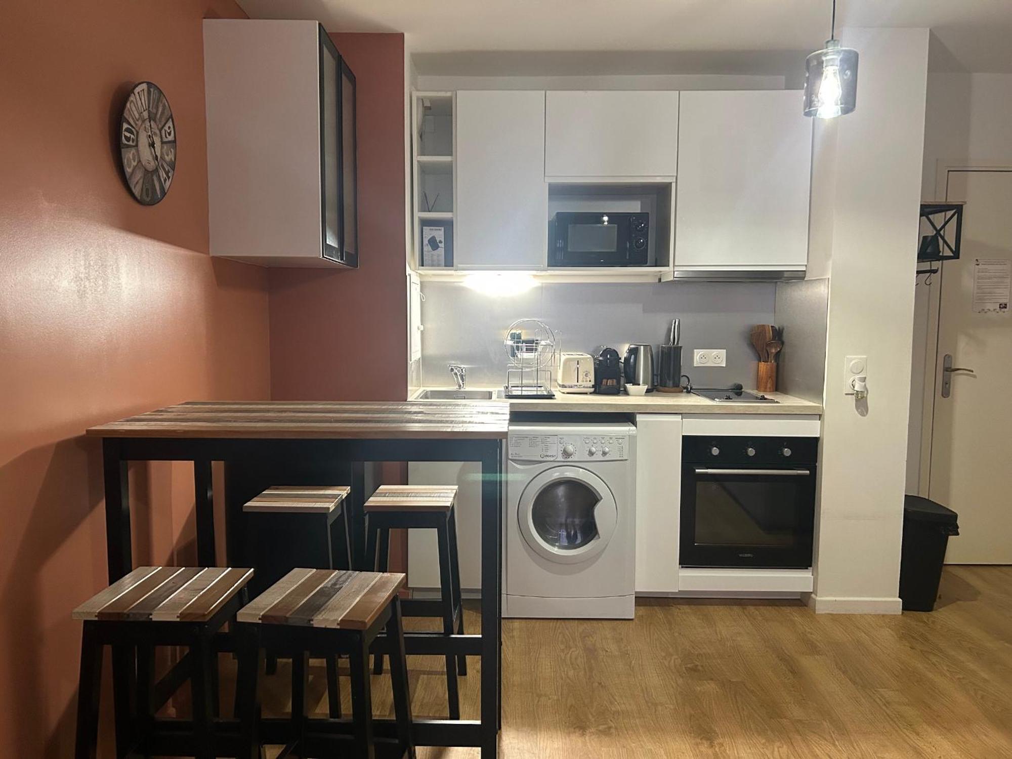Studio Spacieux 4 Personnes Avec Terrasse Privee & Bureau - Gare A 4Min, Paris En 30Min วิลลิเยร์-ซูร์-มาร์น ภายนอก รูปภาพ